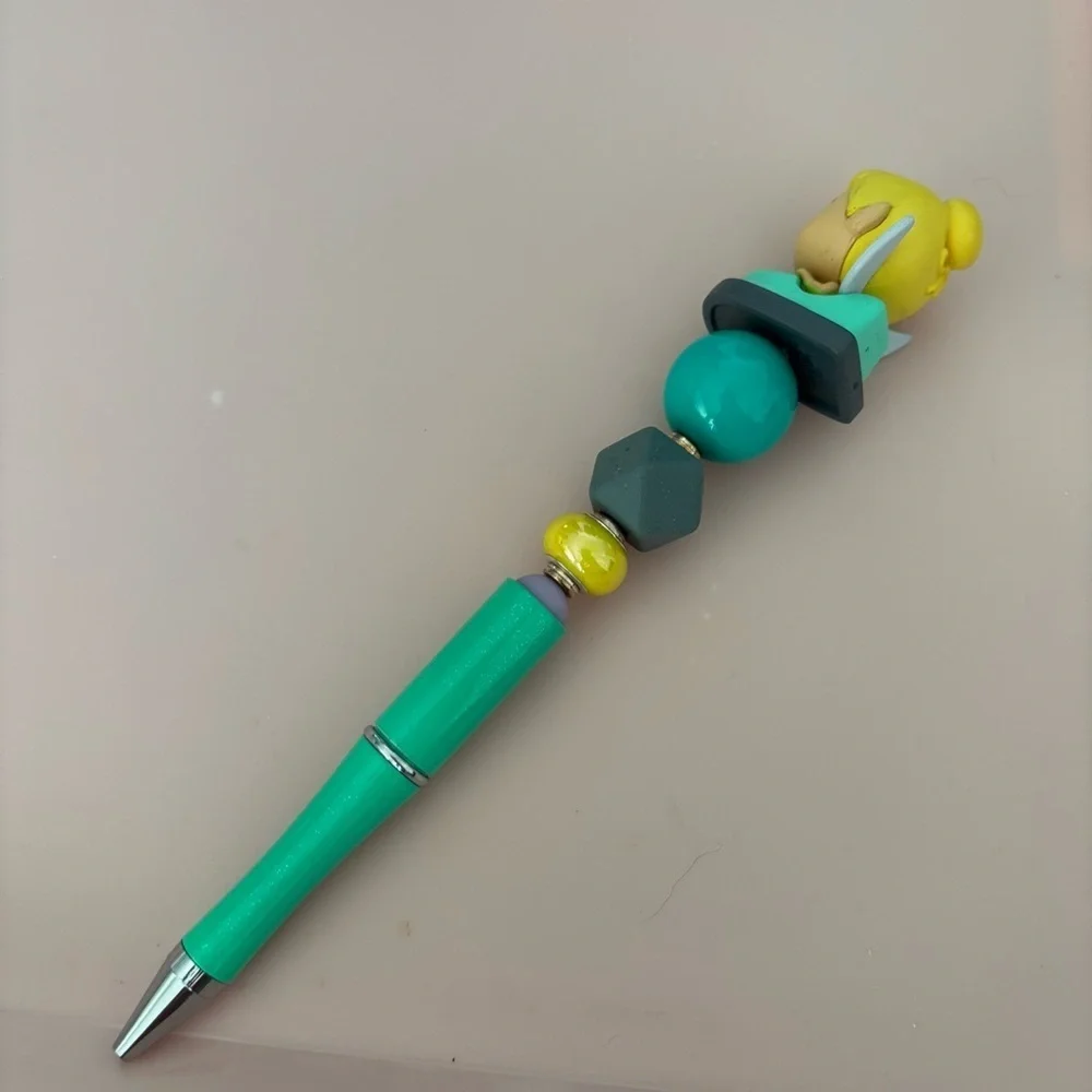 Disney Doorables: TinkerBell Fairies: Tinkerbell in car handmade beaded pen